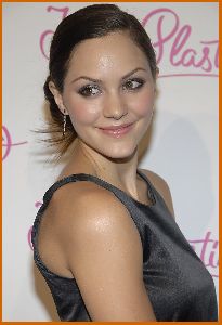 Katharine McPhee : katharine mcphee26 4857a2f26d8df