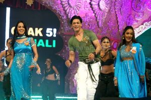 Shah Rukh : normal Shahrukh Khan  at Balaji Awards  17