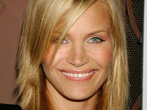 Natasha Henstridge : 010032812