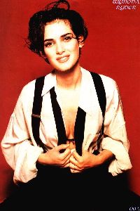 Winona Ryder : Winona-Ryder-610x911-70kb-media-344-media-0156