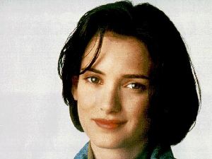 Winona Ryder : Winona-Ryder-640x480-37kb-media-344-media-0137