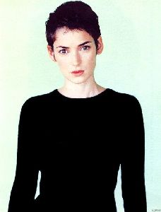 Winona Ryder : Winona-Ryder-585x768-33kb-media-344-media-0139