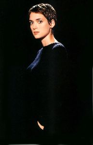 Winona Ryder : Winona-Ryder-600x930-61kb-media-344-media-0186