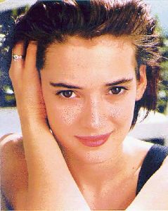 Winona Ryder : Winona-Ryder-571x714-70kb-media-344-media-0150