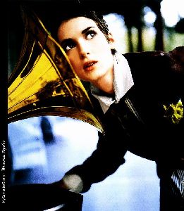 Winona Ryder : Winona-Ryder-893x1024-117kb-media-344-media-0164