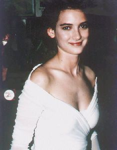 Winona Ryder : Winona-Ryder-530x675-50kb-media-344-media-0129