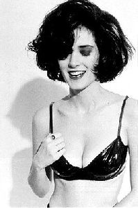 Winona Ryder : Winona-Ryder-266x400-25kb-media-344-media-0234