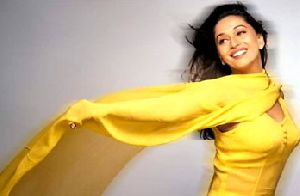 Madhuri Dixit : 18madh1