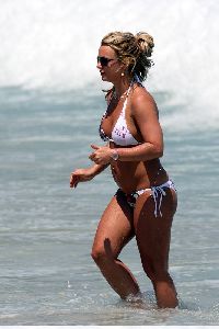 britney spears photo wearing a bikini at the costa Rica Beach on May 18th 2008