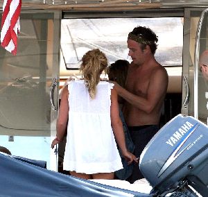 Britney Spears pictures Hanging out on a Boat on July 7th, 2008