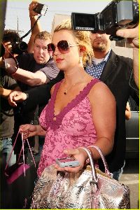 Britney Spears : britney-spears-boutique-breakaway-02 48359e5275c1c