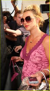 Britney Spears : britney-spears-boutique-breakaway-14 48359e528db65