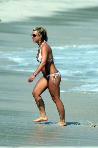 britney spears photo wearing a bikini at the costa Rica Beach on May 18th 2008