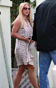 Britney Spears picture leaving the B2V Hair Salon in Beverly Hills with new extensions on July 9th 2008