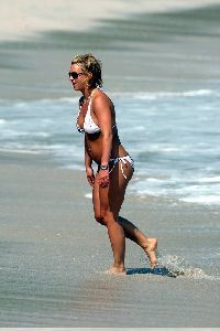 britney spears photo wearing a bikini at the costa Rica Beach on May 18th 2008