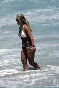 britney spears photo wearing a bikini at the costa Rica Beach on May 18th 2008