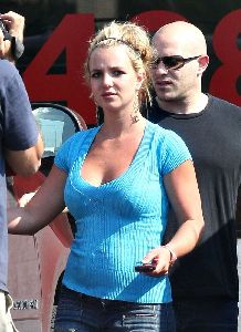 Britney Spears : Britney Spears in Kentwood to visit her new Niece4 485b9188c5e16