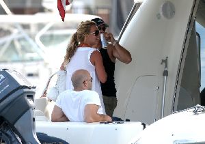 Britney Spears pictures Hanging out on a Boat on July 7th, 2008