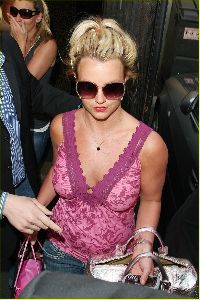 Britney Spears : britney-spears-boutique-breakaway-12 48359e528a0bf