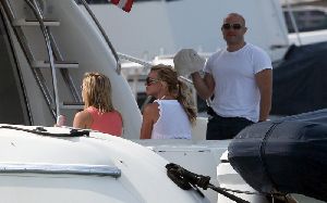 Britney Spears pictures Hanging out on a Boat on July 7th, 2008