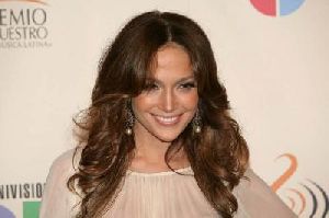 Jennifer Lopez : jennifer lopez584 484e6e1b5ed97-t