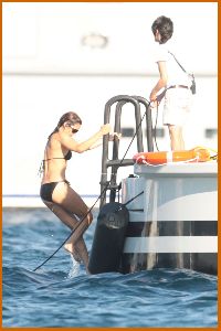 Cindy Crawford : Cindy Crawford In Bikini Candids5 4896ef58c8e83