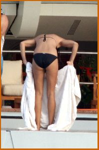 Cindy Crawford : Cindy Crawford In Bikini Candids13 4896ef58d9477