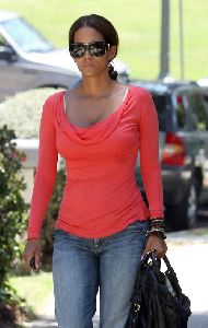 Halle Berry : Halle Berry Steps Out in the Hollywood Hills1 4889ee3ec15f2