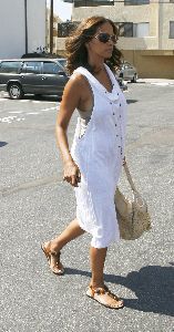 Halle Berry : Halle Berry visits the dentist in Los Angeles6 487ccde617cf0