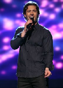 Luke Menard : american-idol-luke-menard272