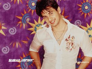 Shahid Kapoor : Shahid-1024-08