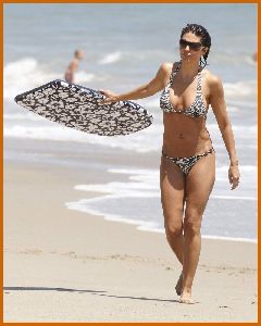 Lisa Rinna : Lisa Rinna - Bikini candids on Malibu beach with family10 486a197c441d4