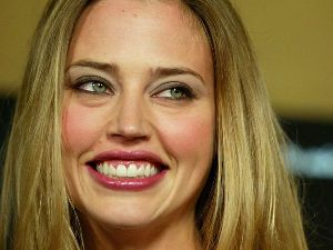 Estella Warren : 008649857