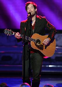 David Cook : american-idol-davidcook415