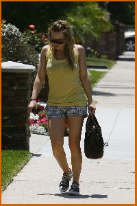 Hilary Duff : hilary duff154 484d2bb1e22ec