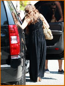 jessica alba seen in Hollywood on July 20th 2008