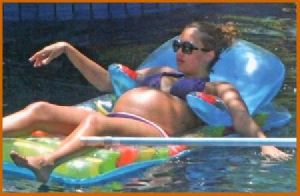 jessica alba pregnant photo at the pool on June 2nd 2008