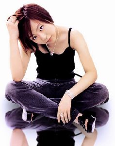 Utada Hikaru : hikaru-utada-pic-0001