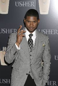 Usher : AGM-006825