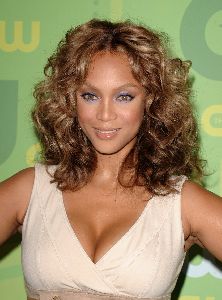 Tyra Banks : 23990 990619 122 774lo