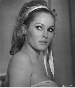 Ursula Andress : 041