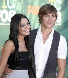 Vanessa Hudgens and Zac Efron at the 2008 Teen Choice Awards