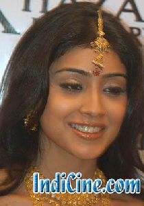 Shriya Saran : shriya-saran-pics-0083