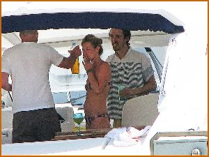 Kate Moss : Kate Moss bikini candids aboard a yacht in Spanish Med10 4875fdb24cc3d