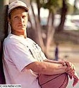 Woody Harrelson : Woody-Harrelson-361x400-21kb-media-1323-media-89379-1083716702