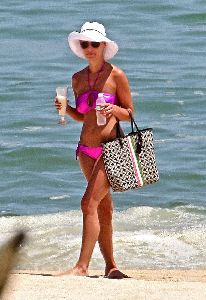 Katherine Heigl : 17834 Katherine Heigl - purple bikini pics in Mexico8 122 628lo