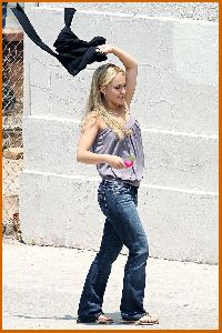 Hayden Panettiere : Hayden Panettiere Strips On The Set of Heroes4 487b454824032