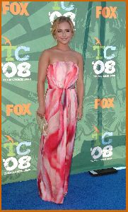 Hayden Panettiere photo wearing a patterned pinck dress at the 2008 Teen Choice Awards