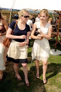 Emma Watson : Emma Watson at the Cartier International Polo Day6 488dc331175ba