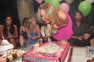 Lindsay Lohan birthday cake on July 2nd 2008